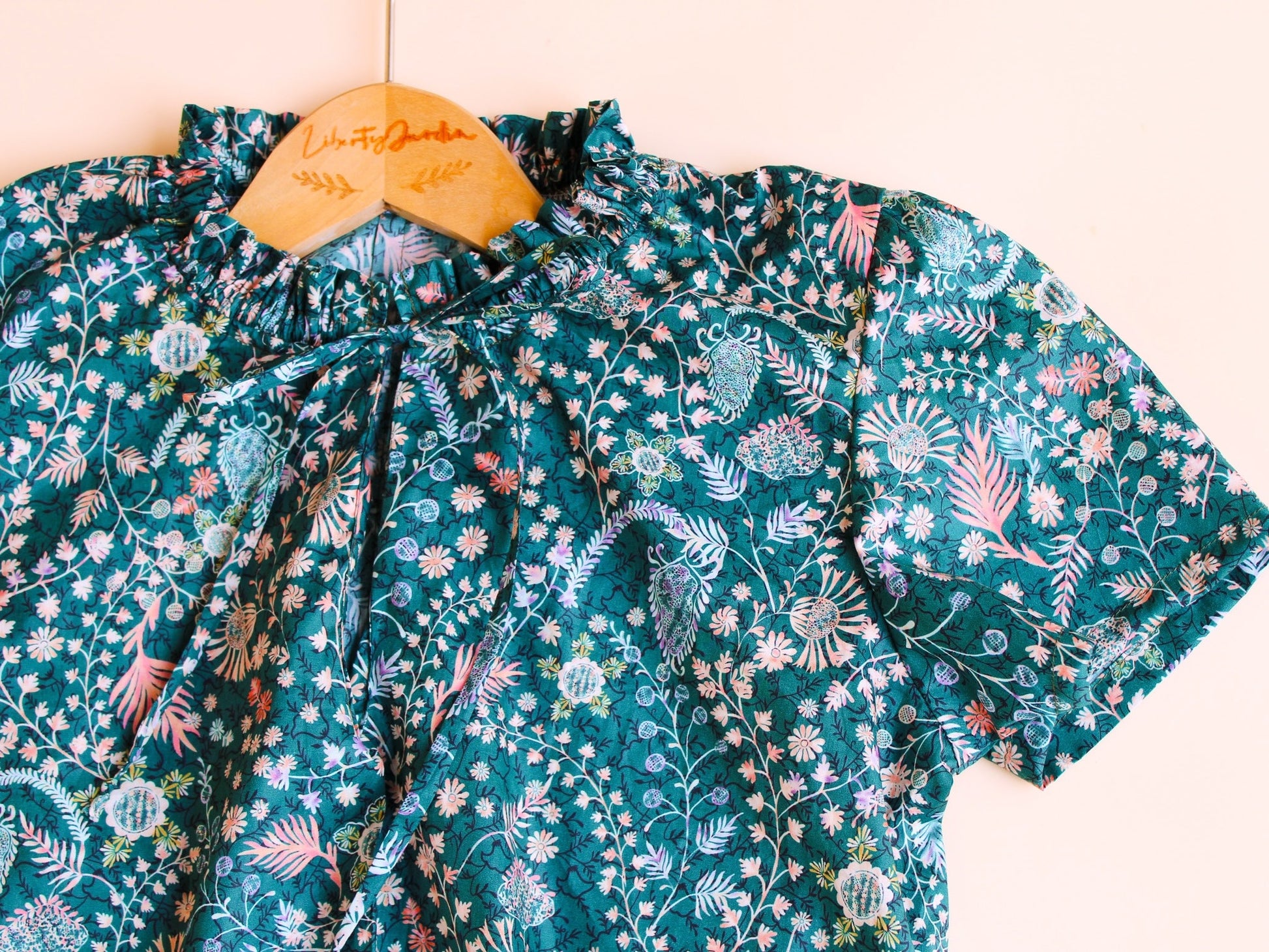 Liberty London Women Ruffle Collar Neck Short Sleeve Blouse