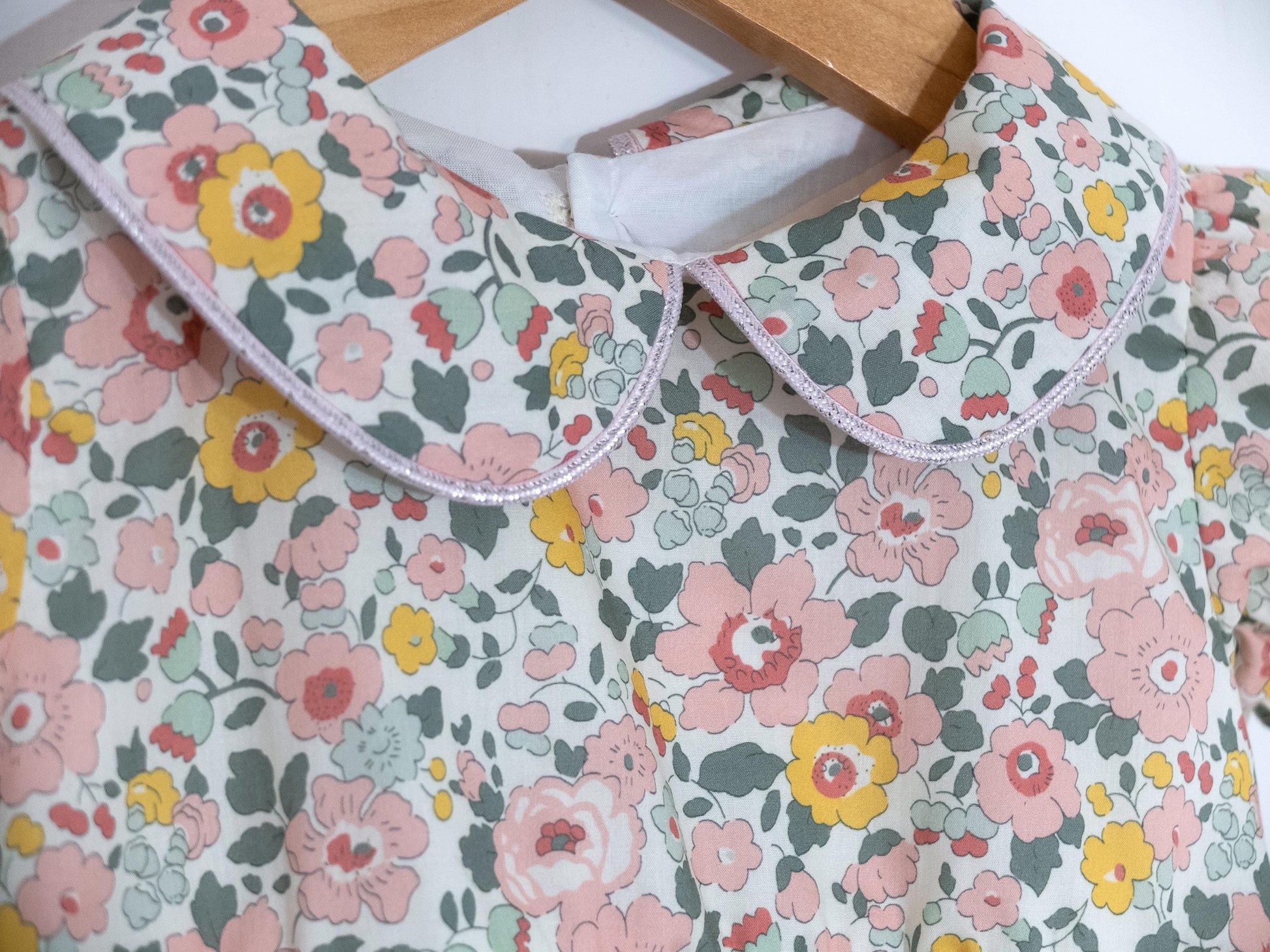 Pierrot Collar Liberty Print Long Sleeve Girl Dress: Ruffle Collar, Pretty Ditsy Flower