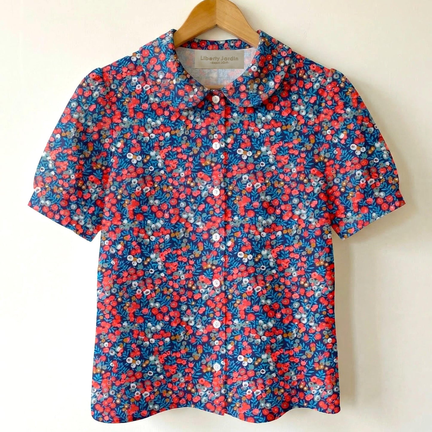 Liberty London Peter-Pan Collared Blouse, Floral-print Cotton Puffed-sleeves Button-up Shirt, Handmade Botanical Cotton Womenswear